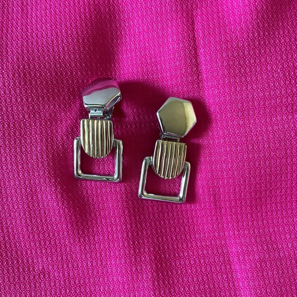 Acrylic flower bead, 2 tone gold and silver clip on earrings - 2 pairs - Picture 1 of 2